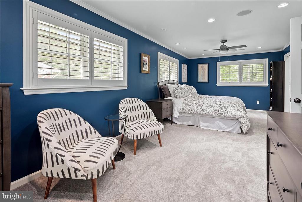 4429 NEPTUNE DRIVE