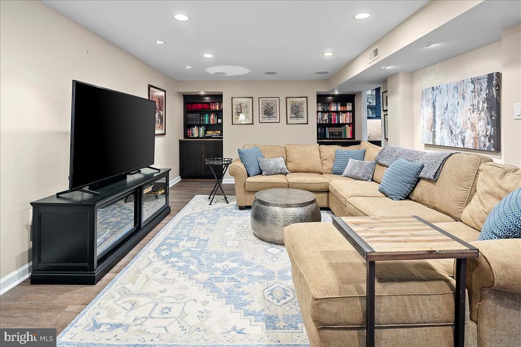 4429 NEPTUNE DRIVE