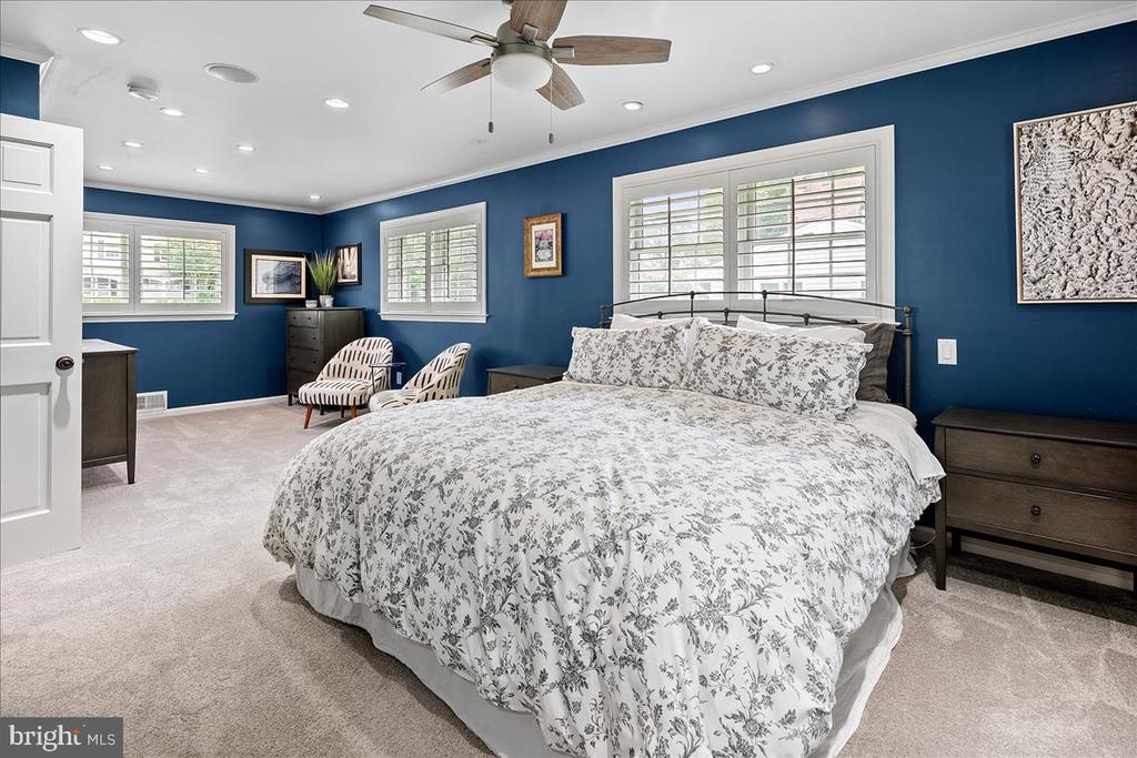 4429 NEPTUNE DRIVE