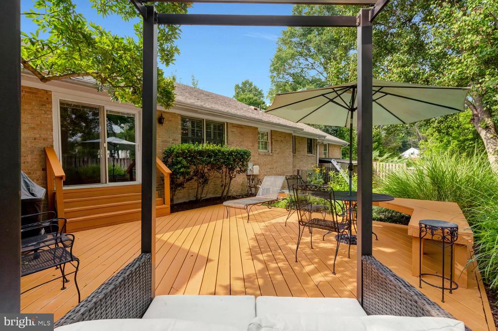 9344 MOUNT VERNON CIRCLE
