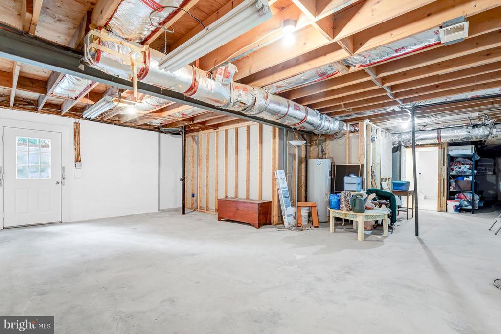 9344 MOUNT VERNON CIRCLE