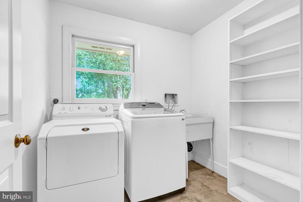 9344 MOUNT VERNON CIRCLE