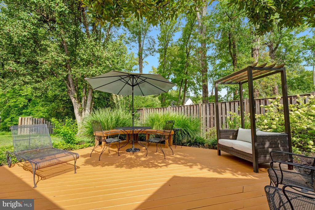 9344 MOUNT VERNON CIRCLE