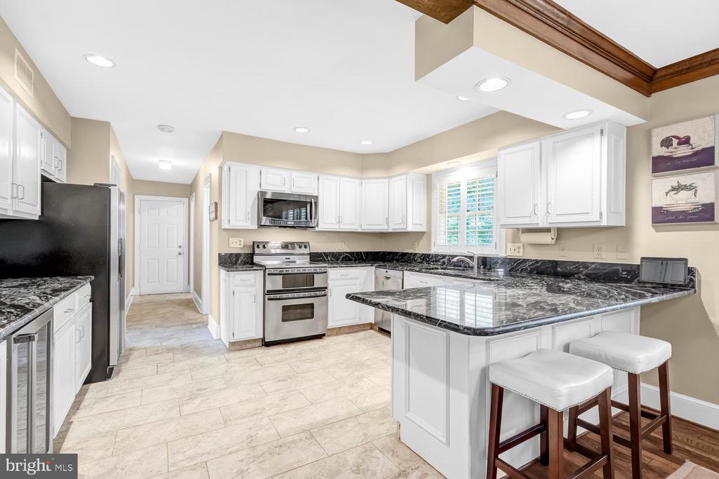 9344 MOUNT VERNON CIRCLE