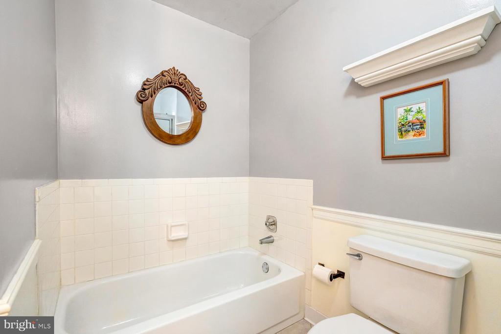9344 MOUNT VERNON CIRCLE