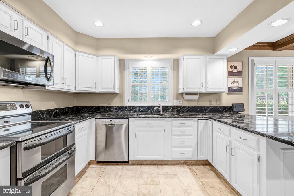 9344 MOUNT VERNON CIRCLE