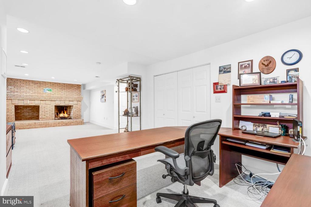 9344 MOUNT VERNON CIRCLE