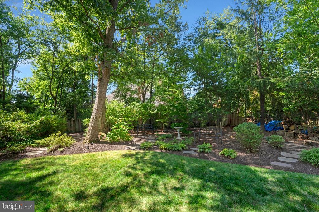 3723 RIVERWOOD ROAD