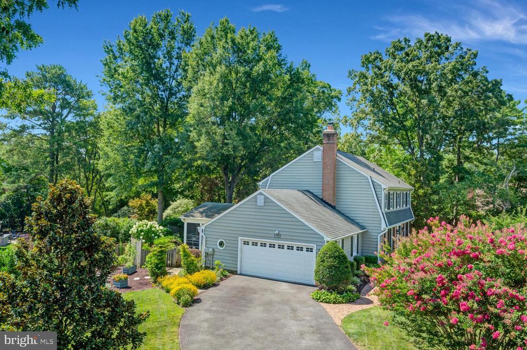 3723 RIVERWOOD ROAD