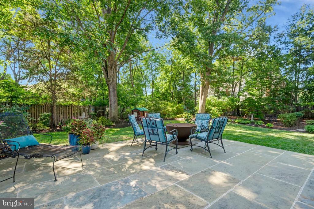 3723 RIVERWOOD ROAD