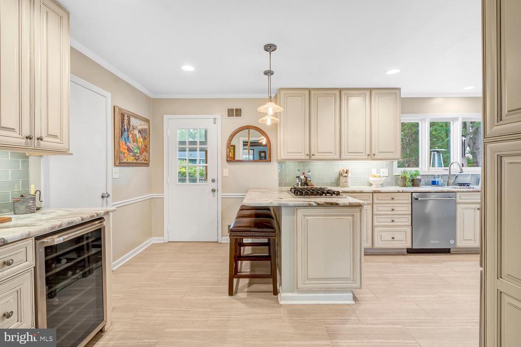3723 RIVERWOOD ROAD