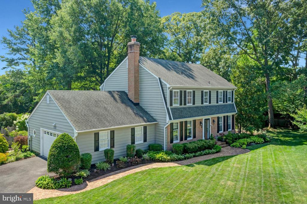 3723 RIVERWOOD ROAD