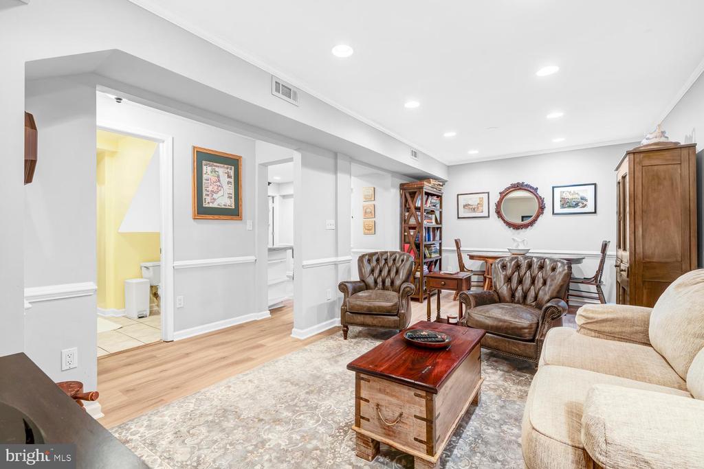 3723 RIVERWOOD ROAD
