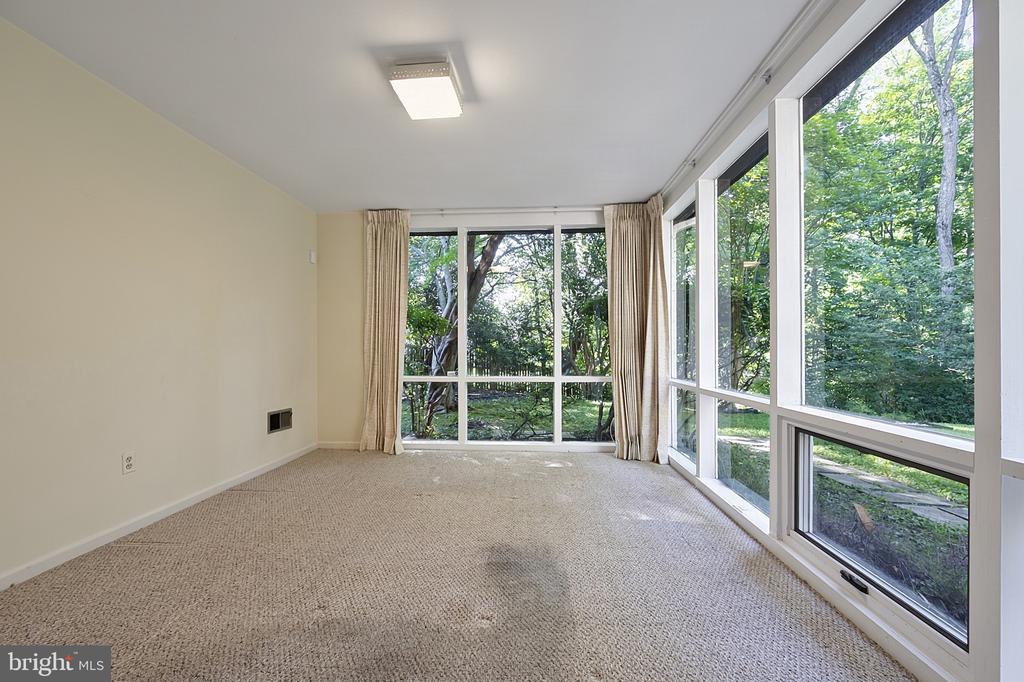 7407 RECARD LANE
