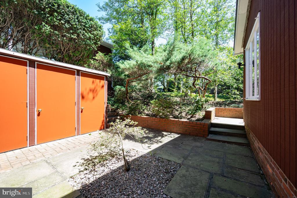 7407 RECARD LANE