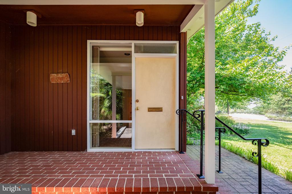 7407 RECARD LANE