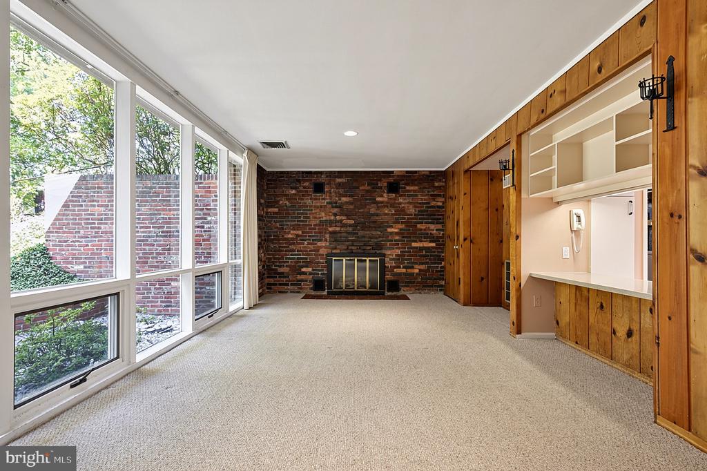 7407 RECARD LANE