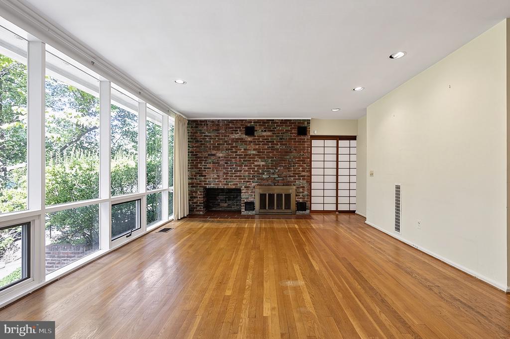 7407 RECARD LANE