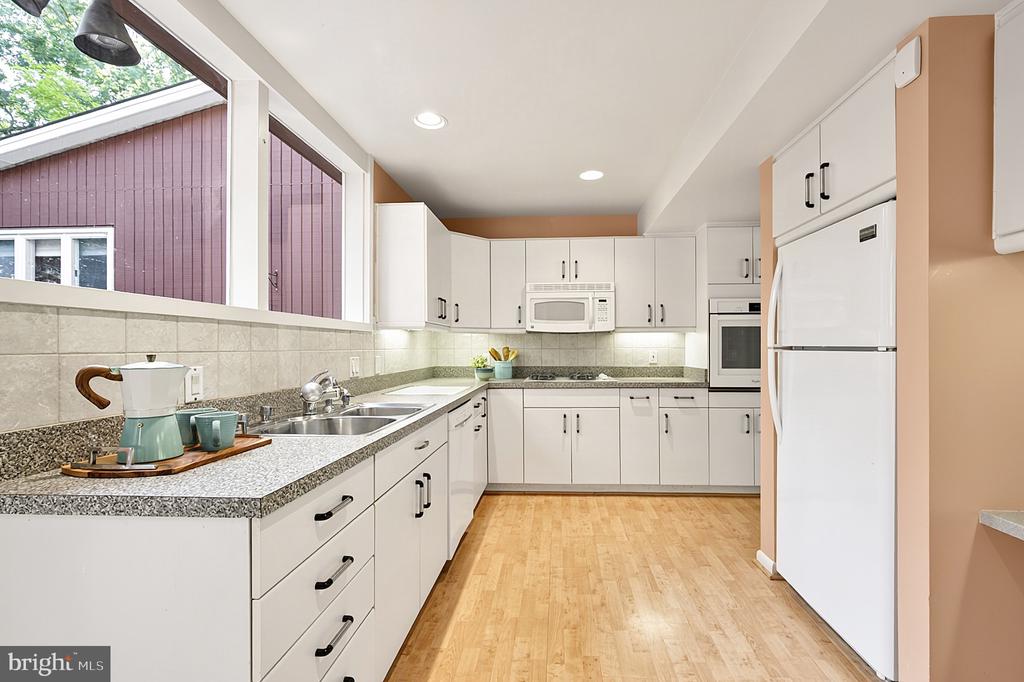 7407 RECARD LANE