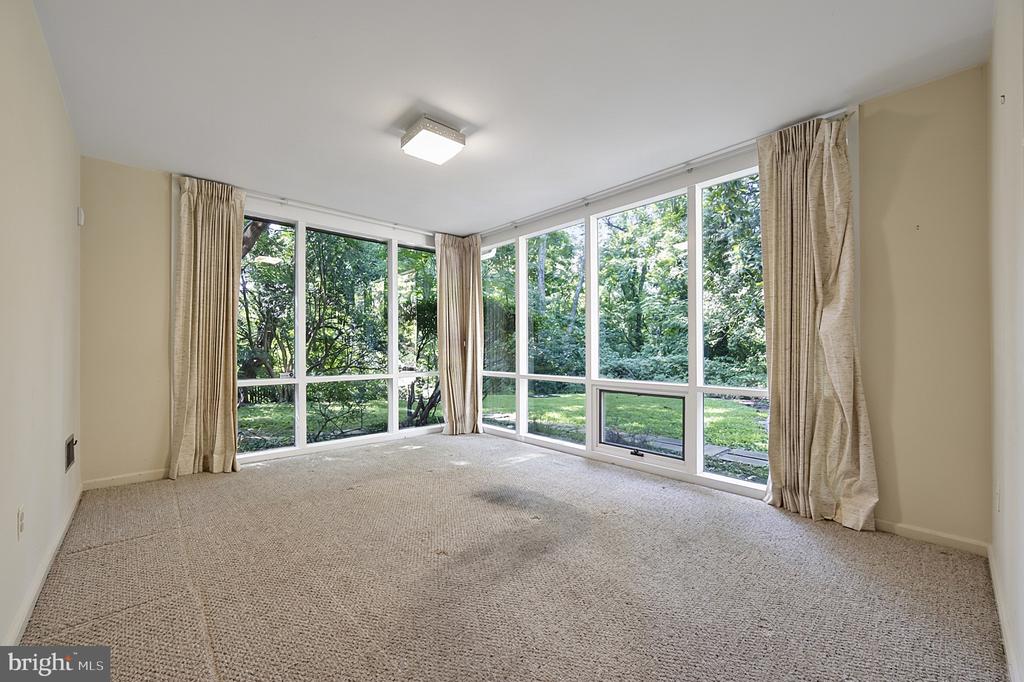 7407 RECARD LANE