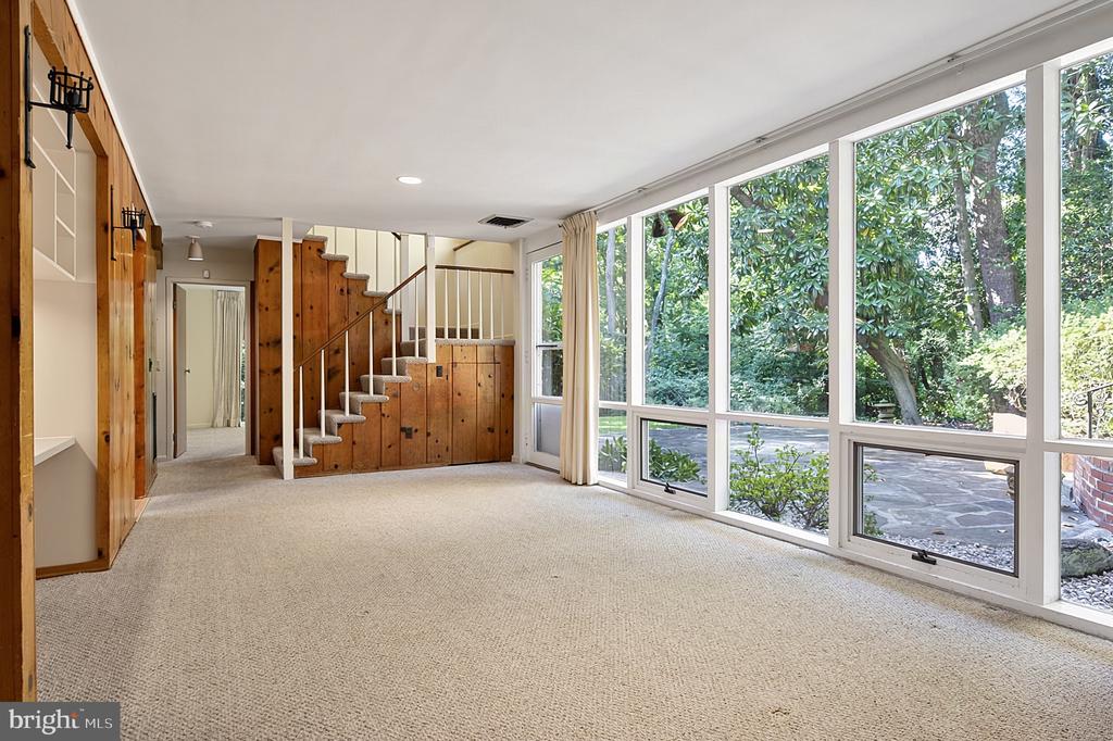 7407 RECARD LANE