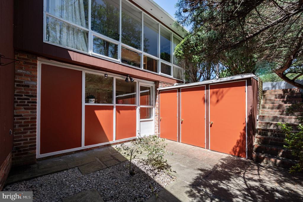 7407 RECARD LANE