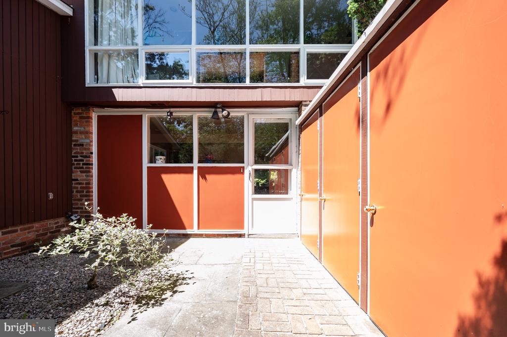 7407 RECARD LANE