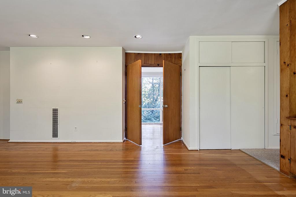 7407 RECARD LANE