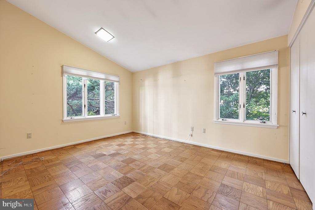 7407 RECARD LANE