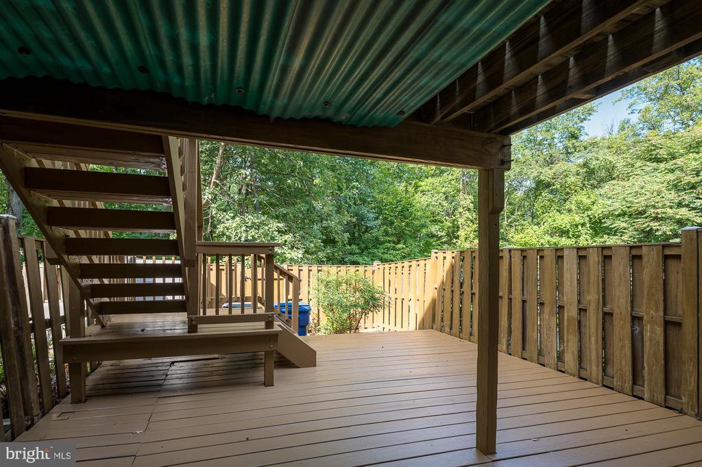 5714 EVERGREEN KNOLL COURT
