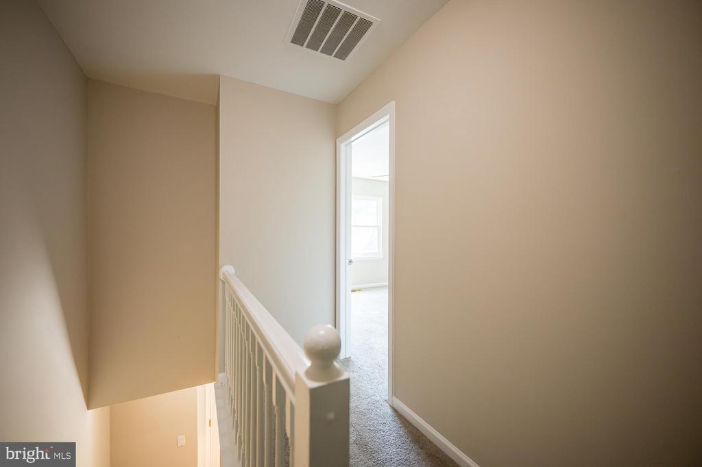 5714 EVERGREEN KNOLL COURT