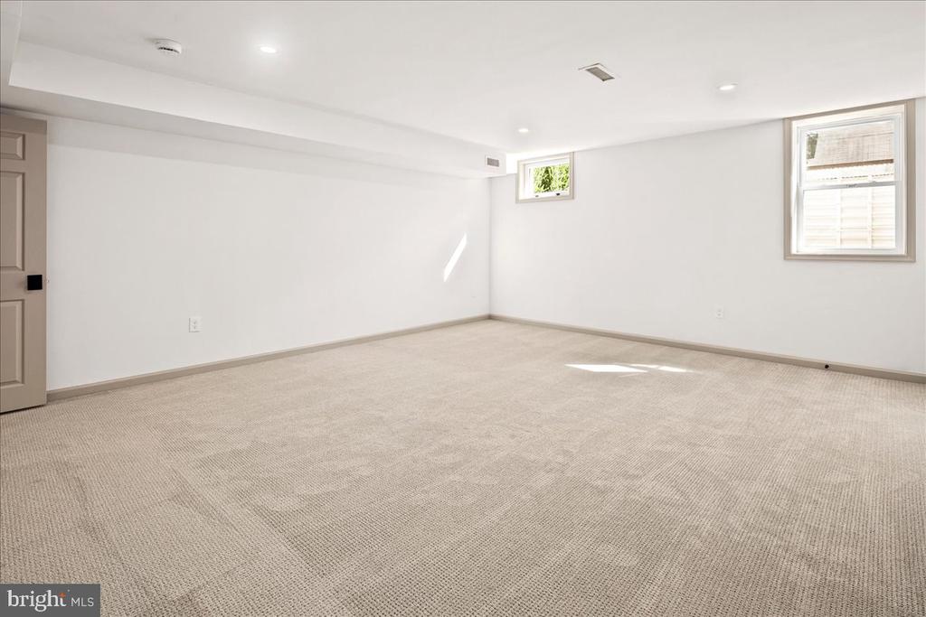 9020 BEATTY DRIVE