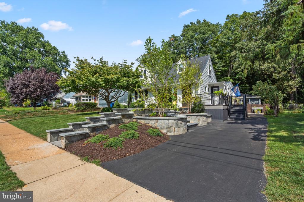 7017 QUANDER ROAD