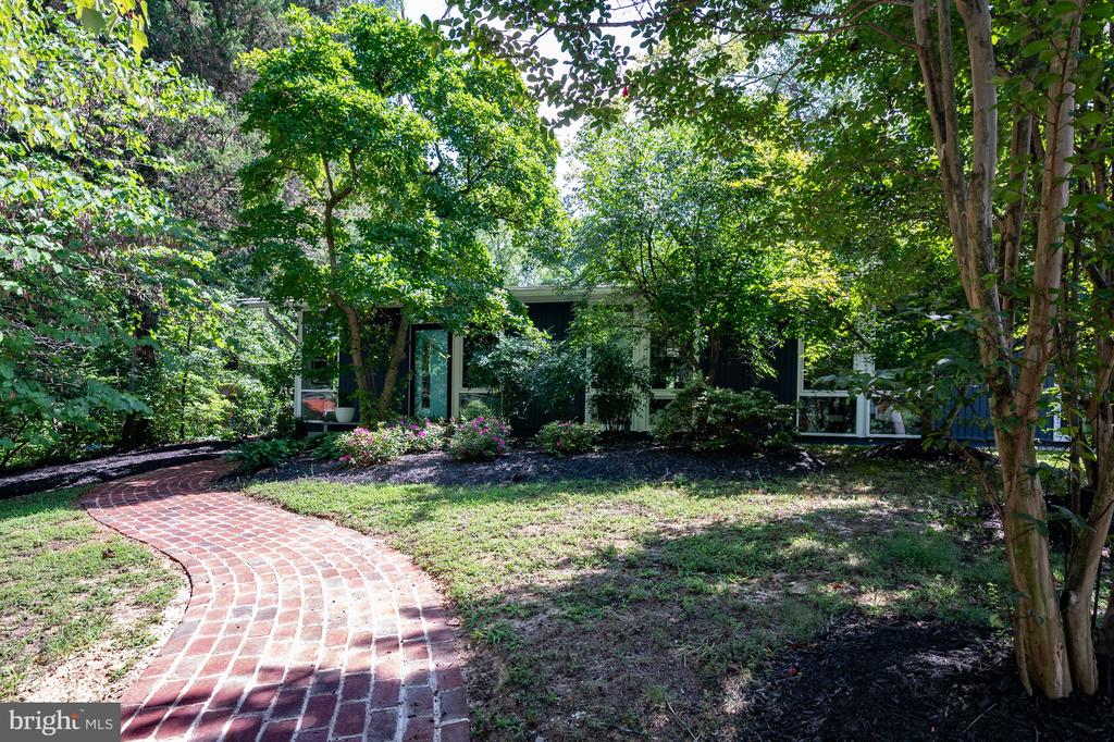 2305 GLASGOW ROAD