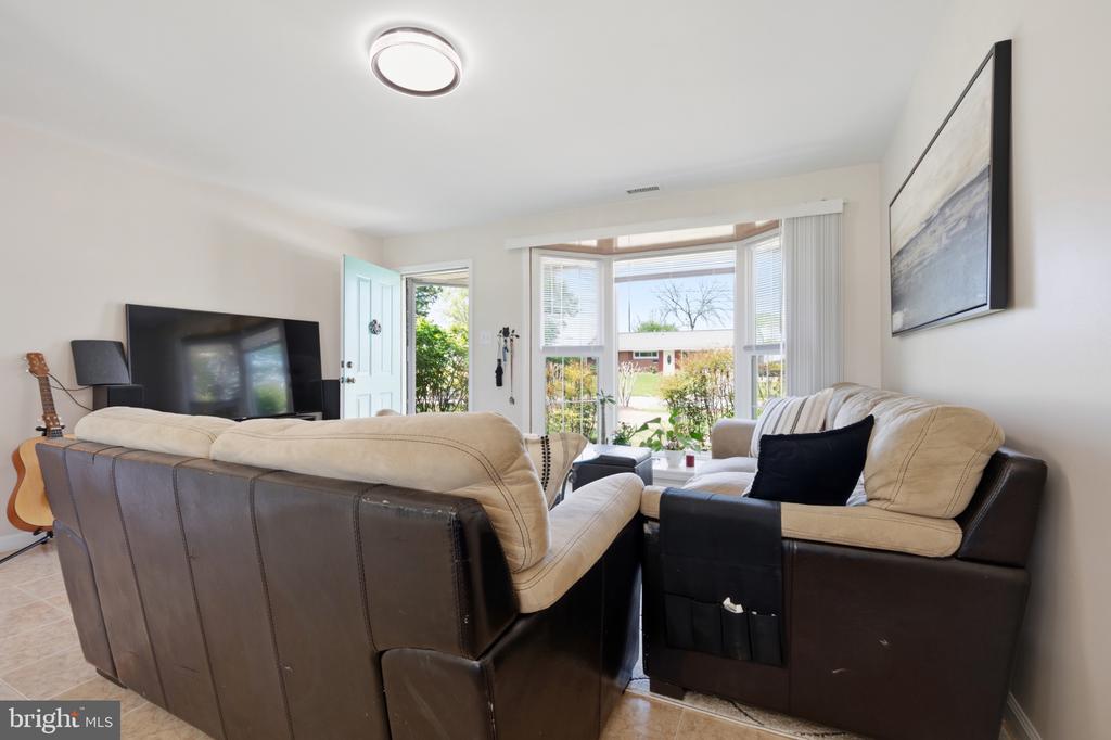 4807 FLOWER LANE