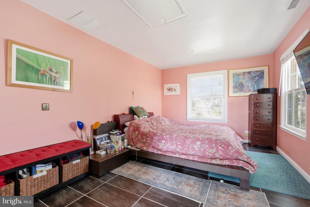 4807 FLOWER LANE