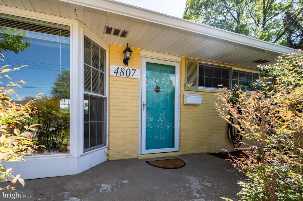 4807 FLOWER LANE