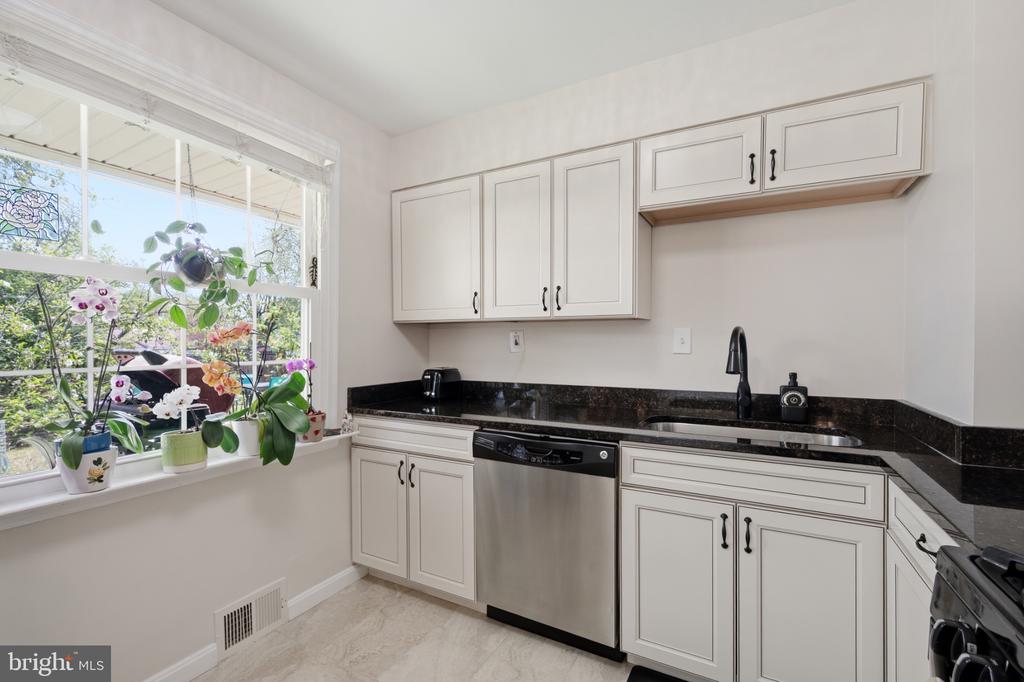 4807 FLOWER LANE
