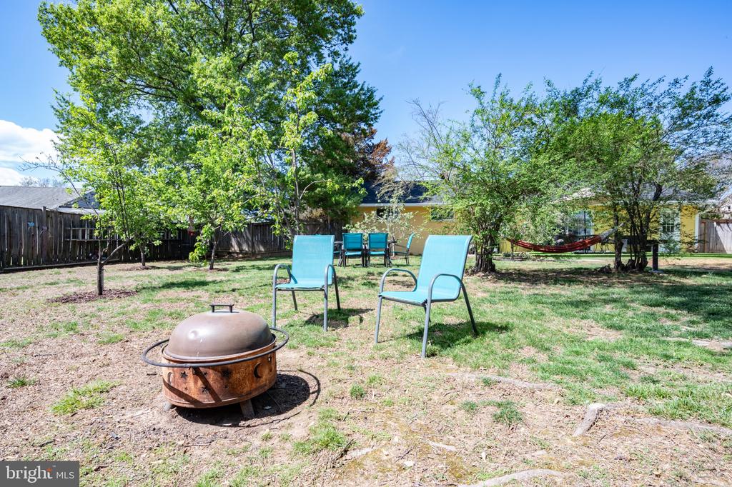 4807 FLOWER LANE