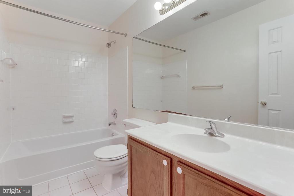 7170 WESTFIELD COURT