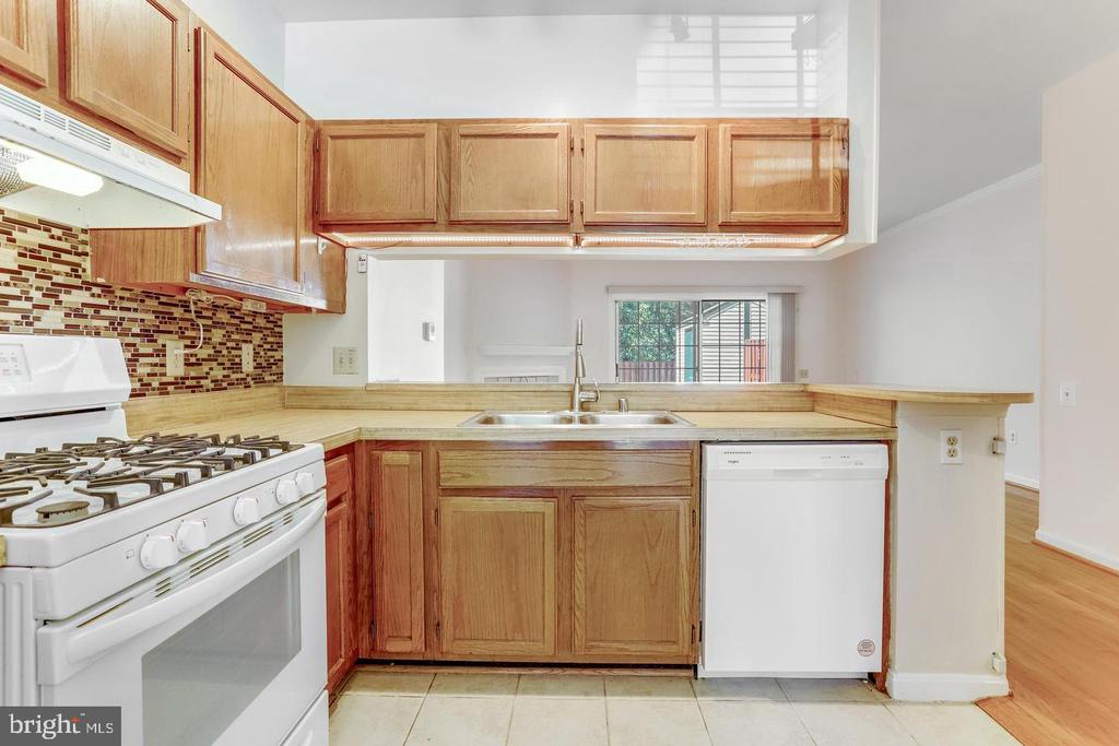 7170 WESTFIELD COURT