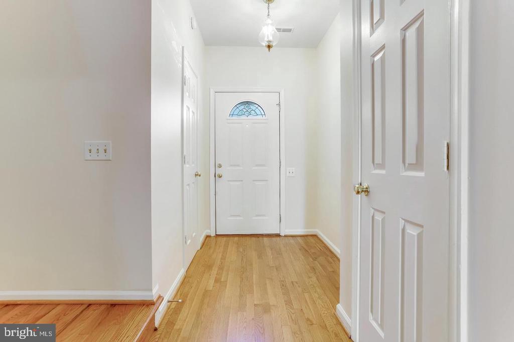 7170 WESTFIELD COURT