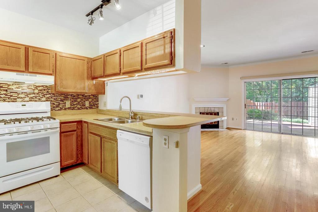7170 WESTFIELD COURT