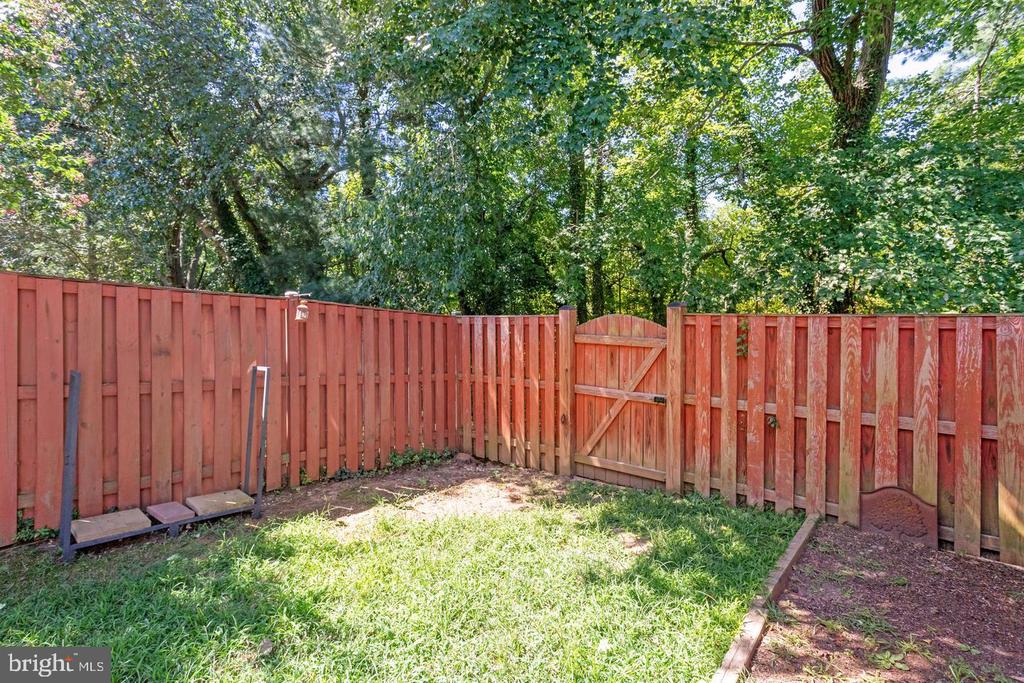 7170 WESTFIELD COURT
