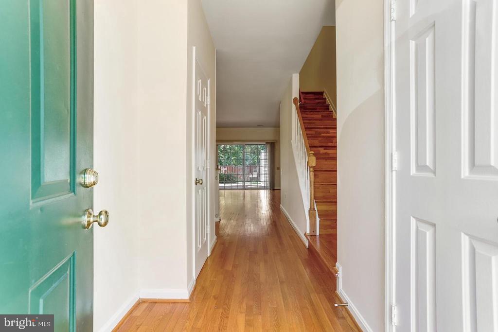 7170 WESTFIELD COURT