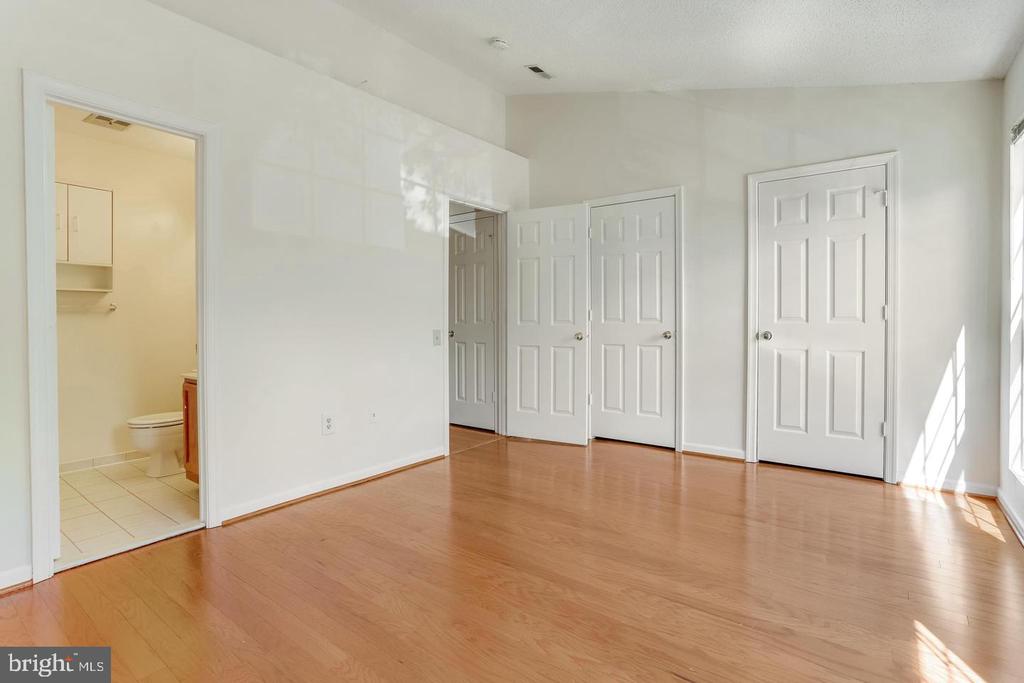 7170 WESTFIELD COURT