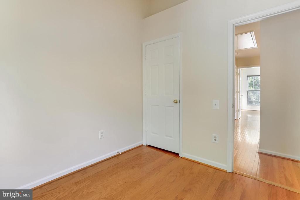 7170 WESTFIELD COURT
