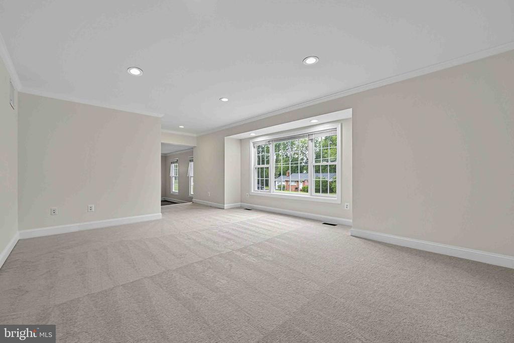8725 LEA LANE