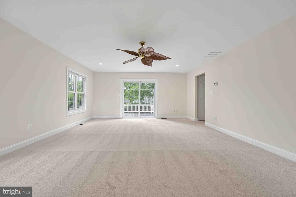 8725 LEA LANE