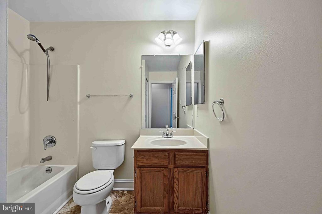 8725 LEA LANE
